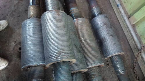 武汉高力热喷涂公司与鄂尔多斯自动轧辊堆焊机高清展示